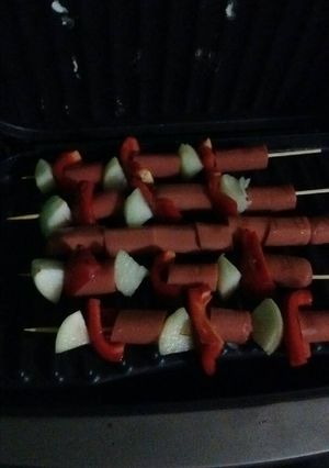 Una foto de Palitos brochettes de salchicha