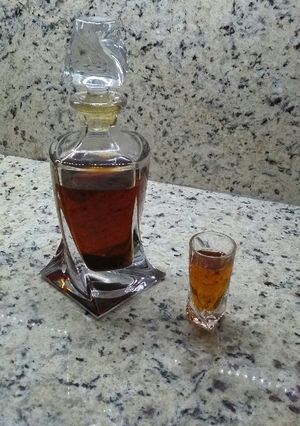 Φωτογραφία της συνταγής Λικέρ ρόδι με τσίπουρο!!!