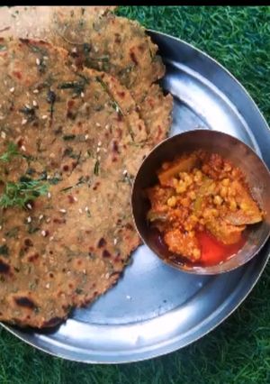 A picture of Marwadi Bajra Methi Roti.