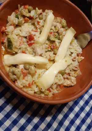 Una foto de Pollo a la crema con verduras