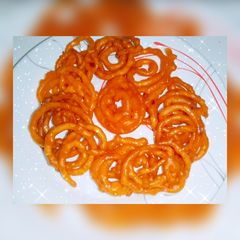 A picture of Instant crispy jalebiii.