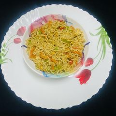 Egg noodles A picture of Egg noodles.