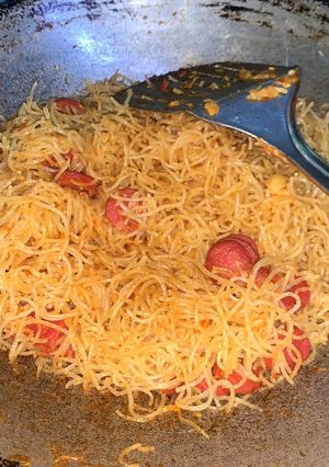 Foto resep Bihun campur sosis goreng🥰