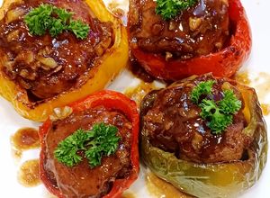 Hình của món Ớt chuông nhồi thịt sốt dầu hào.