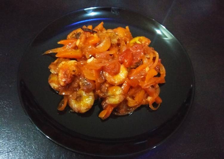 Langkah Mudah untuk Membuat Udang Goreng Saus Asam Manis, Menggugah Selera