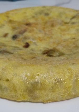 Una foto de Tortilla de patatas con pimiento verde