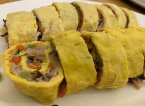 Hình của món Trứng rán cuộn giò sống hấp nhanh nhẹn cho bữa tối.