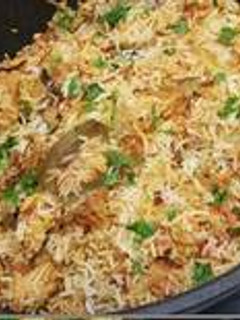 A picture of Turkish Chicken pulav🍝.