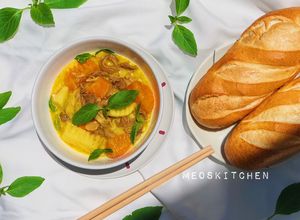 Hình của món Cà Ri Dê Bánh Mì.