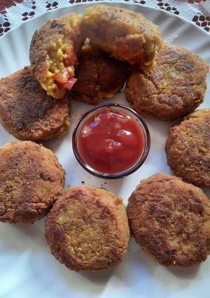 টমেটো পুর আলুর চপ (Tomato aloor chop recipe in Bengali) রেসিপির প্রধান ছবি