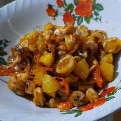 รูปของ Cumi asin kentang pedas