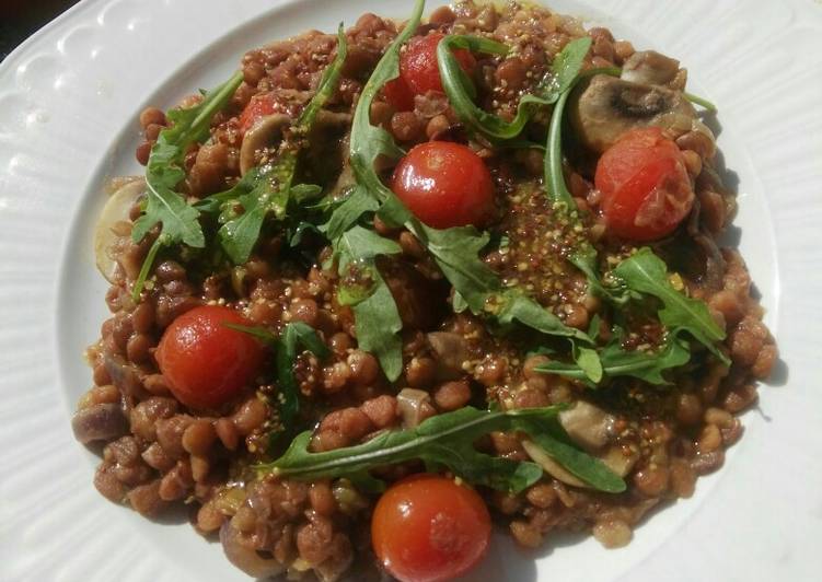 Ensalada templada de lentejas con vinagreta de mostaza