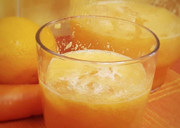 Smoothie de zanahoria, piña y naranja