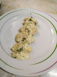 Una foto de Pechuga de pollo a la crema de queso azul