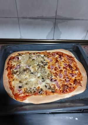 Una foto de Pizza con masa rápida