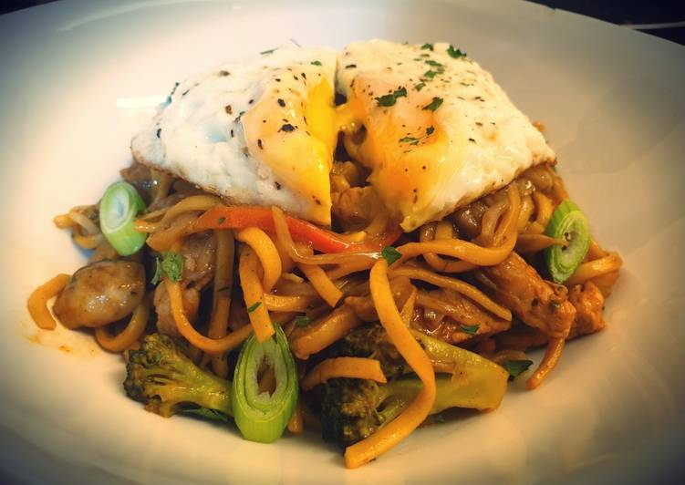 How to Prepare Super Quick Homemade Pork Stir Fry with Fried Egg