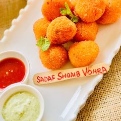 A picture of Veg Cheese potato balls.