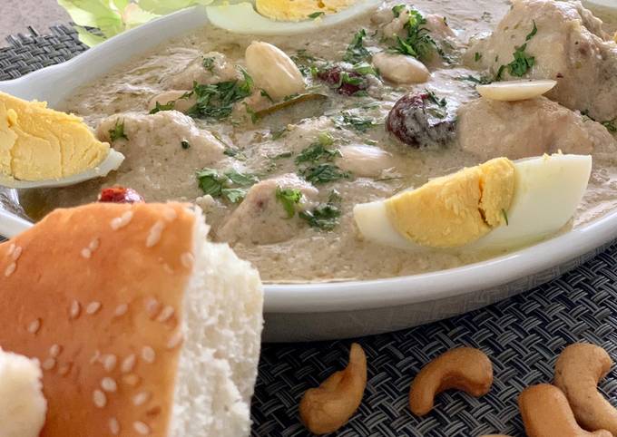 How to Prepare Favorite Chicken white curry with nuts🥰
