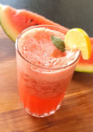 A picture of Watermelon Lemonade.