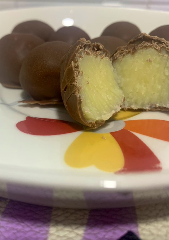 Una foto de Bombones - Una versión Brigadeiro