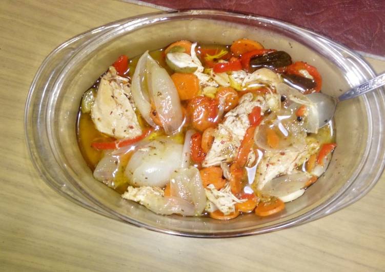Escabeche de pollo y verduras Receta de Gisella Sobrán Cookpad