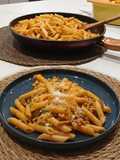 Macarrones a la boloñesa con Guisantes