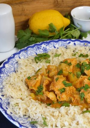 Una foto de Pollo tikka masala express