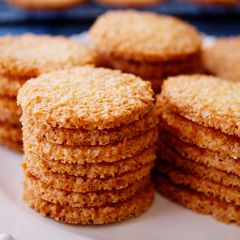 A picture of Easy☆Crispy!! How to make Coconut Cookies (Tuiles Cookies).