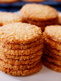 A picture of Easy☆Crispy!! How to make Coconut Cookies (Tuiles Cookies).