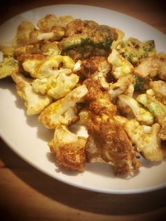 Una foto de Coliflor & brócoli rebozado