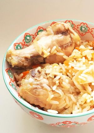 Una foto de Arroz con pollo y verduras salteadas (FÁCIL Y SÚPER ECONÓMICA)