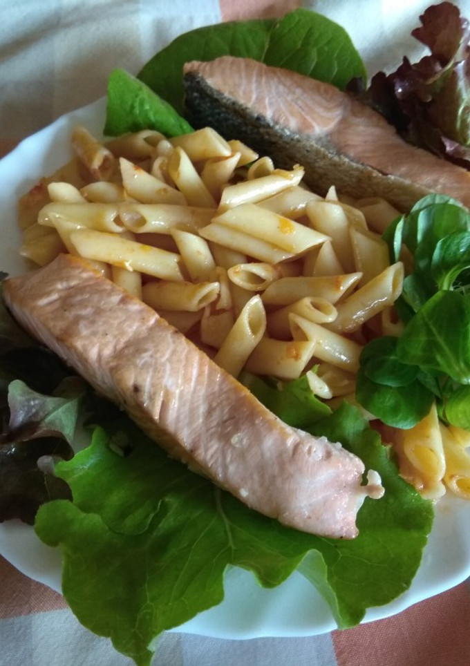 Una foto de Macarrones de carne con Salmón