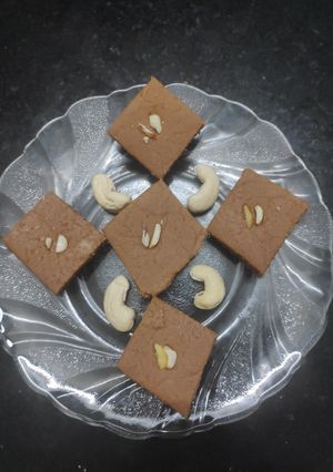 A picture of Gur Papdi / Goud Papdi in Gujarati.