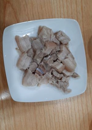 Hình của món Thịt ba chỉ luộc.