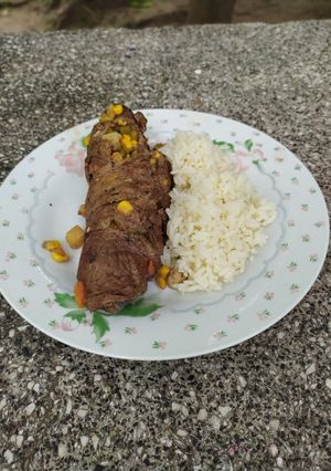 Una foto de Arroz con arrollado de carne (usando lo que tenía) Sin Tacc