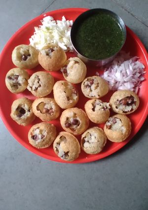 પાણીપુરી (Panipuri Recipe In Gujarati) રેસીપી મુખ્ય ફોટો