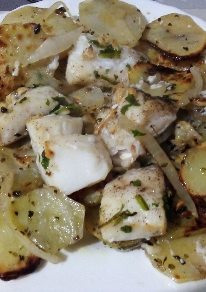 Una foto de Bacalao al horno con patatas