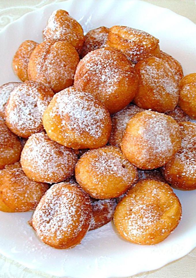 Una foto de Buñuelos de viento para Todos los santos