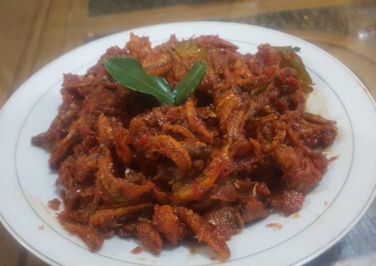 Balado ikan asin