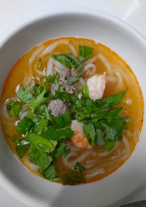 Hình của món Bánh canh tôm thịt.