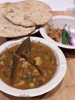 आलू की बेड़मी पूरी वाली सब्ज़ी (aloo ki bedmi puri wali sabzi recipe in Hindi) रेसिपी मुख्य फोटो