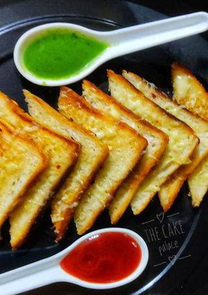 गार्लिक ब्रेेड टोस्ट (garlic bread toast recipe in marathi) रेसिपी चे मुख्य फोटो