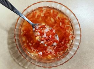 Una foto de 🍅🧅🫑Salsa criolla - salsa vinagreta de tomate, cebolla y morrón 🫑🧅🍅
