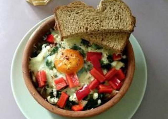 κύρια φωτογραφία συνταγής Αυγά με λαχανικά στο φούρνο
