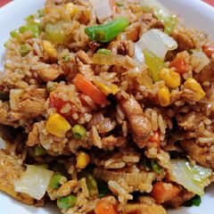 A picture of Chicken and rice bowl.