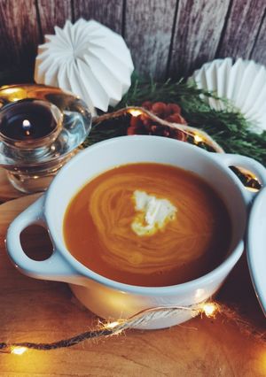 Une photo de VELOUTÉ DE BUTTERNUT PARFUM D'ABRICOT ET PAIN D'ÉPICES