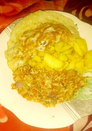 Chips da miyar albasa,kifi da kwai ainihin hoton girkin