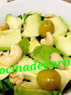 Una foto de Ensalada sencilla en un plis plas