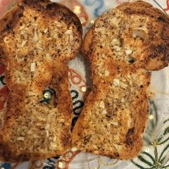 A picture of My best garlic bread 😋.
