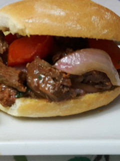 Una foto de Sanguchón con lomo saltado